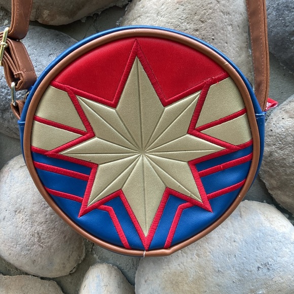 Disney Marvel Captain America Round Purse - Picture 2 of 6